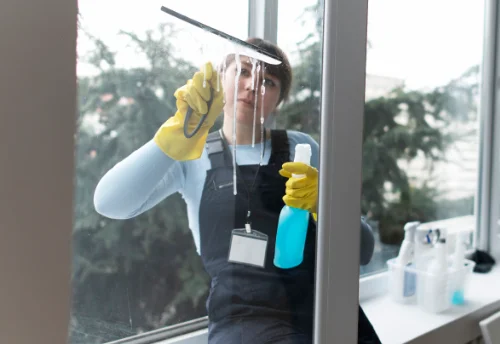 Nettoyage de vitres intérieures et extérieures à Barenton